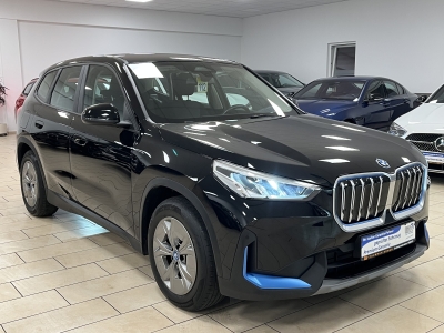 BMW iX1 30 xDrive*LED*Navi*R-Cam*CarPlay*SHZ*Curved*