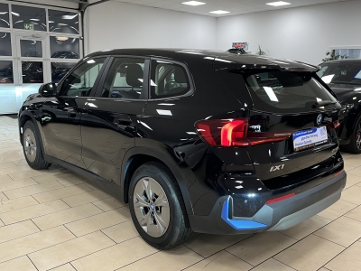 BMW iX1 30 xDrive*LED*Navi*R-Cam*CarPlay*SHZ*Curved*