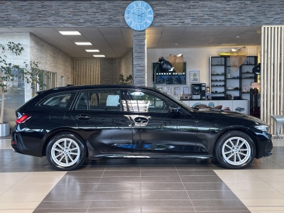 BMW 320 d*LED*Curved*CarPlay*Navi*ACC*SHZ*BMW-Live*