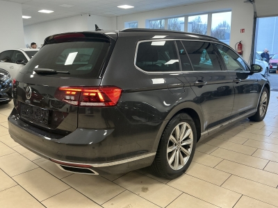 VW Passat GTE*LED*AHK*Massage*R-Cam*ACC*CarPlay*SHZ*