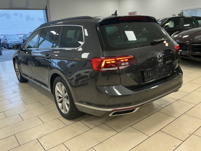 VW Passat GTE*LED*AHK*Massage*R-Cam*ACC*CarPlay*SHZ*