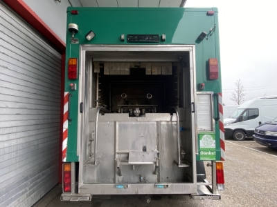 Mercedes-Benz Econic 2633 PLATZ Mülltonnenwaschanlage