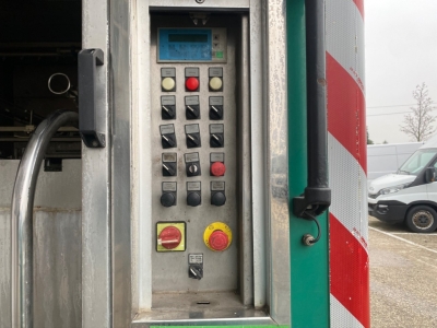 Mercedes-Benz Econic 2633 PLATZ Mülltonnenwaschanlage