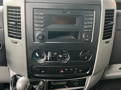 Mercedes-Benz Sprinter 516 CDI MAXI DoKa 6-Sitzer AHK 3,6m P+P