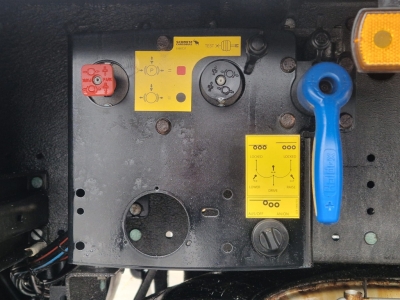 SCHMITZ SCS24/L 13.62 E B 1.Hand Liftachse Edscha Portal