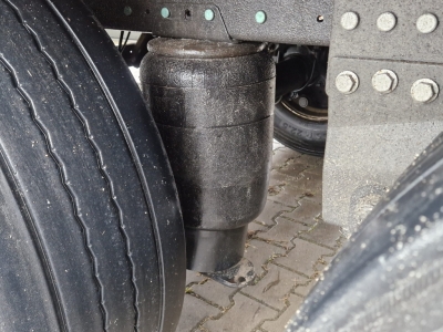 SCHMITZ SCS24/L 13.62 E B 1.Hand Liftachse Edscha Portal