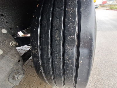 SCHMITZ SCS24/L 13.62 E B 1.Hand Liftachse Edscha Portal