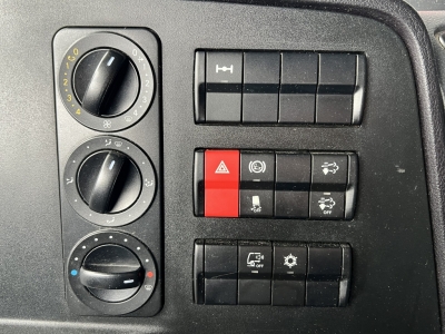 Mercedes-Benz Atego 821 Euro6 Klima Tempomat 6,1m Koffer + LBW