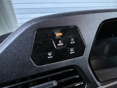 VW Caddy 2.0 TDI Basis 4x4 ACC Spurhalte Airbag OK