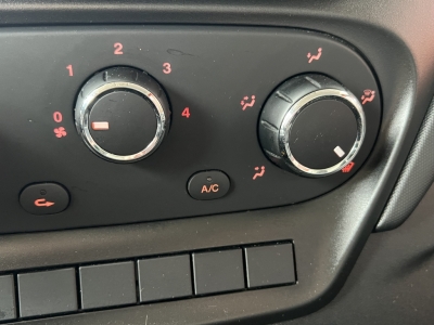 IVECO Daily 35S14A Hi-Matic Klima 4,35m Koffer Kamera 