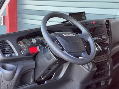 IVECO Daily 35S14A Hi-Matic Klima 4,35m Koffer Kamera