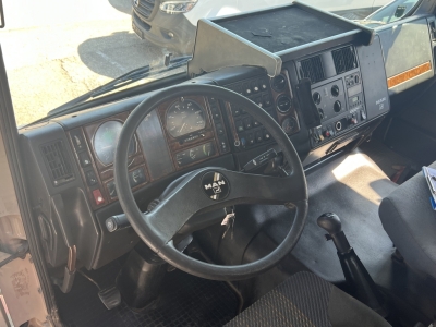 MAN F2000E 28.414 6X6 Hiab 220 C-5 Klima 3.Lenkachse