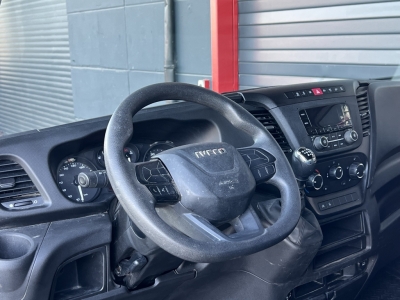 IVECO Daily 35S14 Doka 7-Sitzer Klima 3,5t AHK 61.tkm