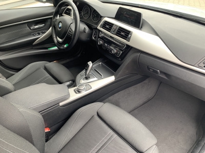 BMW 318 d Aut.Touring Navi LED Sportsitze PDC