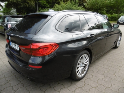 BMW 520 dA Touring Sport Line HUD LED Leder Nav Pano