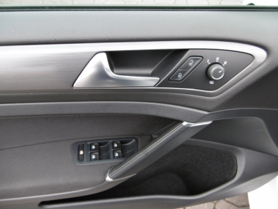 VW Golf e-Golf Wärmepumpe ACC CCS Kamera Navi PDC