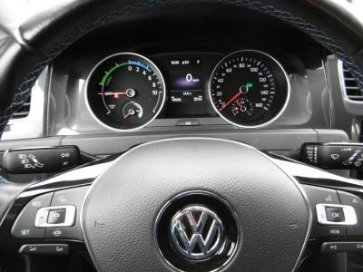 VW Golf e-Golf Wärmepumpe ACC CCS Kamera Navi PDC