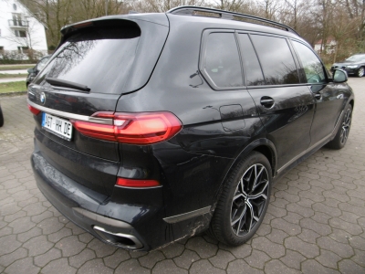 BMW X7 M50d Black Sapphire VOLL