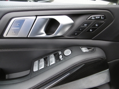 BMW X7 M50d Black Sapphire VOLL