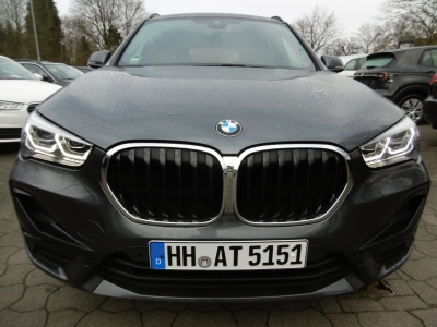 BMW X1 sDrive 18 i Sport Line Aut. Nav LED Pano AHK