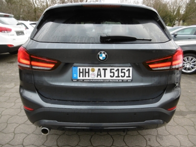 BMW X1 sDrive 18 i Sport Line Aut. Nav LED Pano AHK