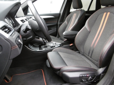 BMW X1 sDrive 18 i Sport Line Aut. Nav LED Pano AHK