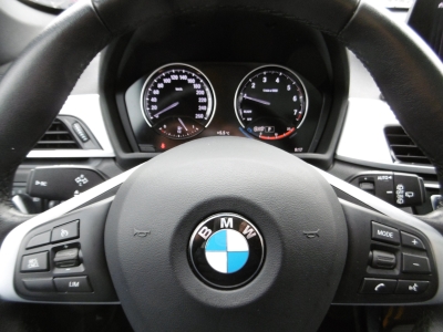 BMW X1 sDrive 18 i Sport Line Aut. Nav LED Pano AHK