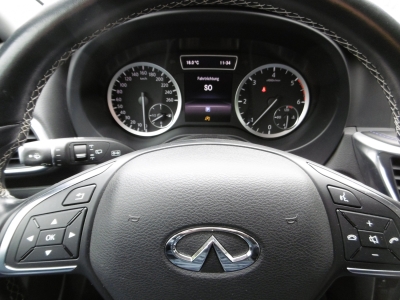 Infiniti Q30 1.5d LUXE Nav LED Alcantara Keyless CAM PDC 