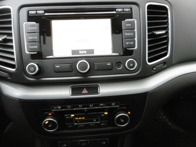 VW Sharan 1.4 TSI Style Aut. Navi Panorama CAM PDC