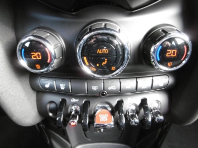 MINI Cooper D LED Navi Sportsitze Sitzhzg.,Tempo.,PDC
