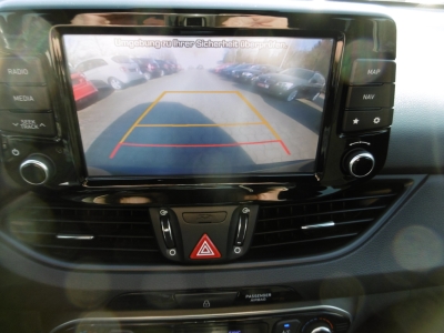 Hyundai i30 1.4 T-GDi  Passion + Nav LED Sitzheizung PDC