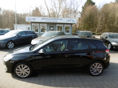 Hyundai i30 1.4 T-GDi  Passion + Nav LED Sitzheizung PDC