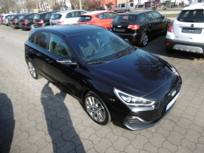 Hyundai i30 1.4 T-GDi  Passion + Nav LED Sitzheizung PDC