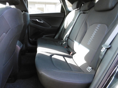 Hyundai i30 1.4 T-GDi  Passion + Nav LED Sitzheizung PDC