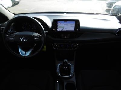 Hyundai i30 1.4 T-GDi  Passion + Nav LED Sitzheizung PDC