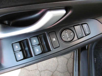 Hyundai i30 1.4 T-GDi  Passion + Nav LED Sitzheizung PDC