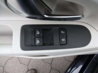 VW up 1.0 move up! el.Panoramadach Navi