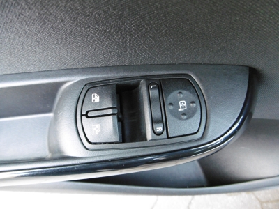Opel Corsa 1.4 120 Jahre Sitzheizung Tempomat PDC