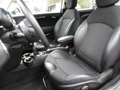 MINI Cooper D Automatik Sportsitze  Navi Xen Panorama