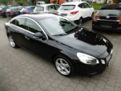 Volvo S60 2.0 T Momentum Aut. Navi Xen Sitzheizung PDC