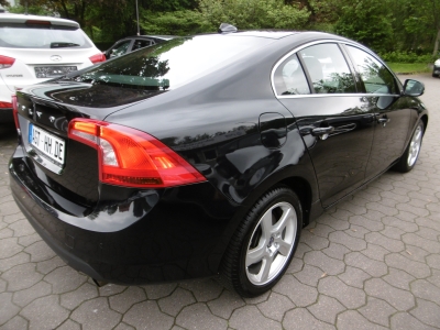 Volvo S60 2.0 T Momentum Aut. Navi Xen Sitzheizung PDC