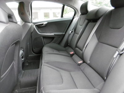 Volvo S60 2.0 T Momentum Aut. Navi Xen Sitzheizung PDC