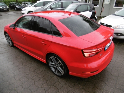 Audi A3 1.4 TFSI Limo Sport Black Edition 18" LED PDC