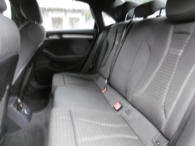 Audi A3 1.4 TFSI Limo Sport Black Edition 18" LED PDC