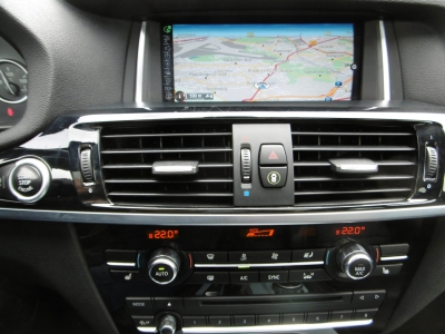 BMW X3 xDrive 30dA M-Paket Nav Pano Leder Xenon AHK 