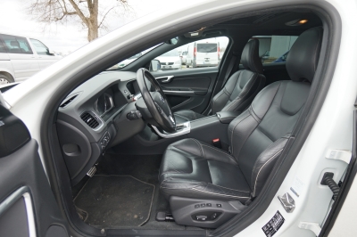 Volvo V60 D6 AWD Twin Engine Momentum R-Design Hybrid