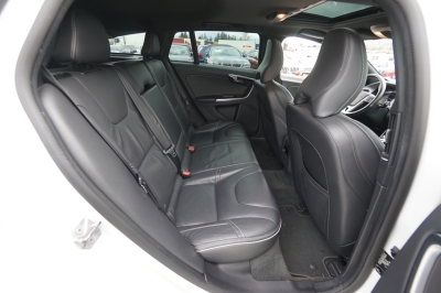 Volvo V60 D6 AWD Twin Engine Momentum R-Design Hybrid