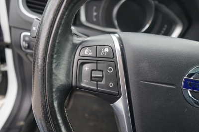 Volvo V60 D6 AWD Twin Engine Momentum R-Design Hybrid