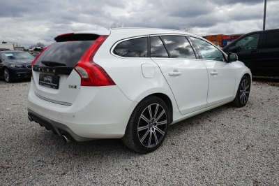 Volvo V60 D6 AWD Twin Engine Momentum R-Design Hybrid