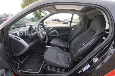 Smart ForTwo coupé 1.0 Basis |73.924 km| |Pano| |84 PS